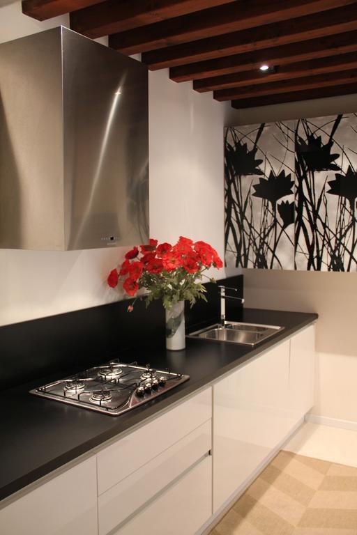 Sarai Apartments Венеция Стая снимка