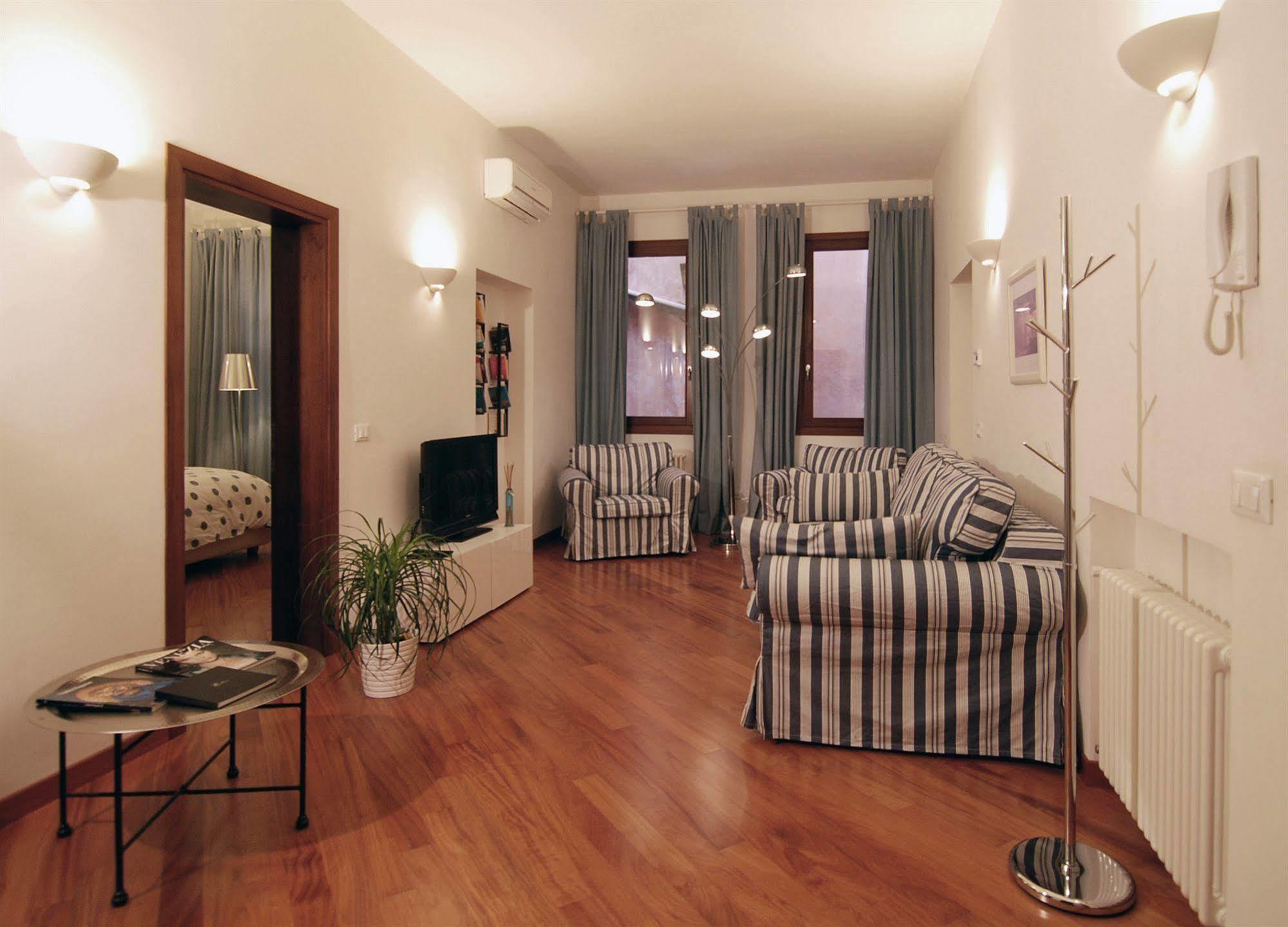 Sarai Apartments Венеция Екстериор снимка